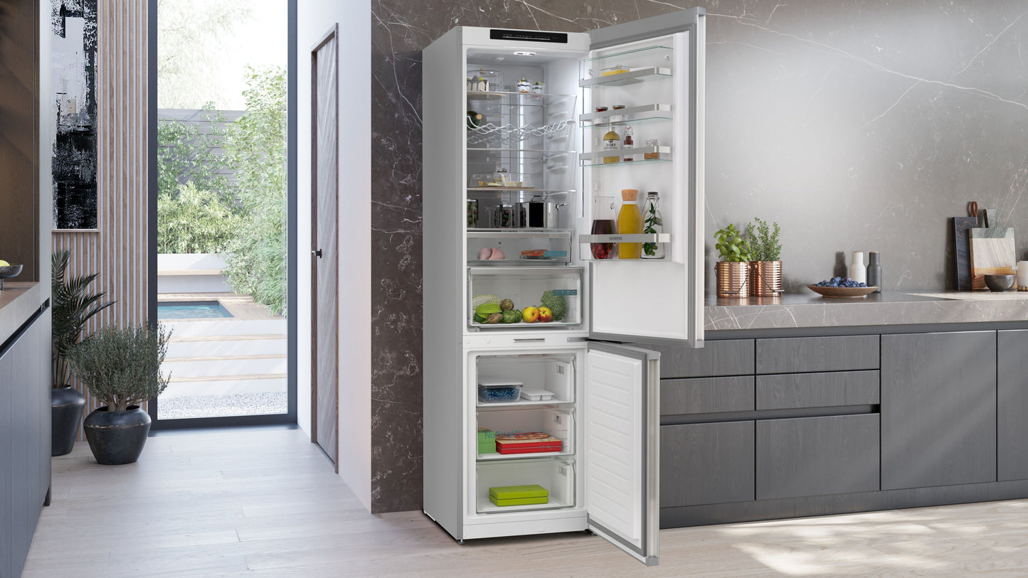 Siemens Kühl-Gefrier-Kombination iQ500, KG39NEIAF